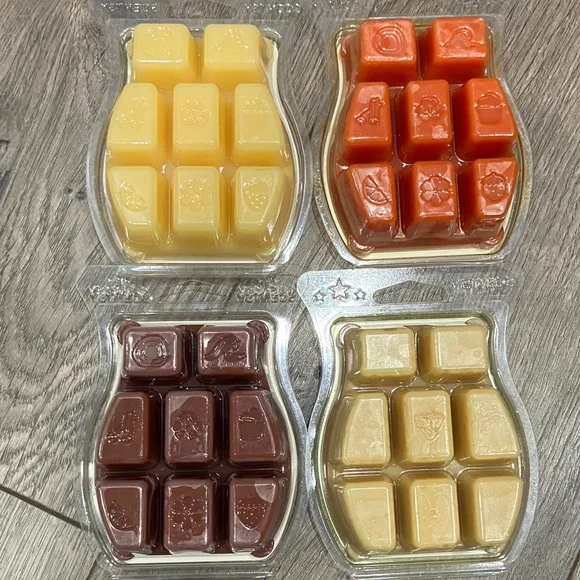 Bundle of 19 Scentsy Wax Melt Bars, Unopened - Picture 9 of 11